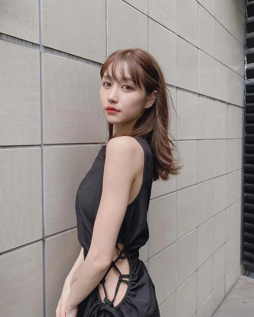 日本网红Minami，拥有“漫画身材”和仙女般容颜的气质女神