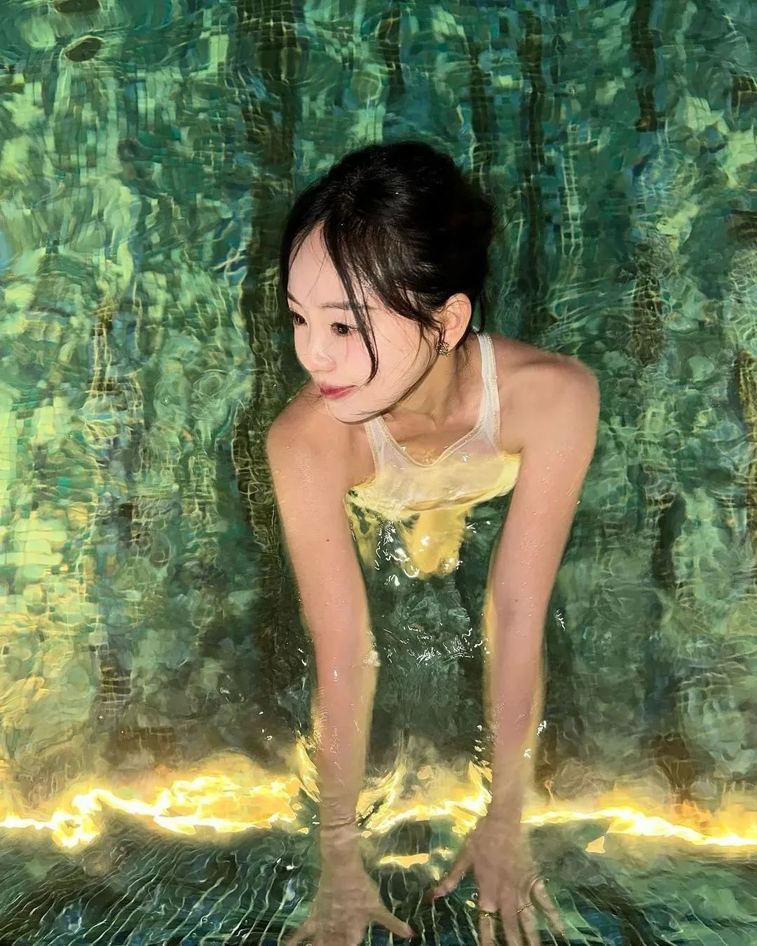 韩国美女kisy，拥有清纯可爱脸蛋的甜美辣妈