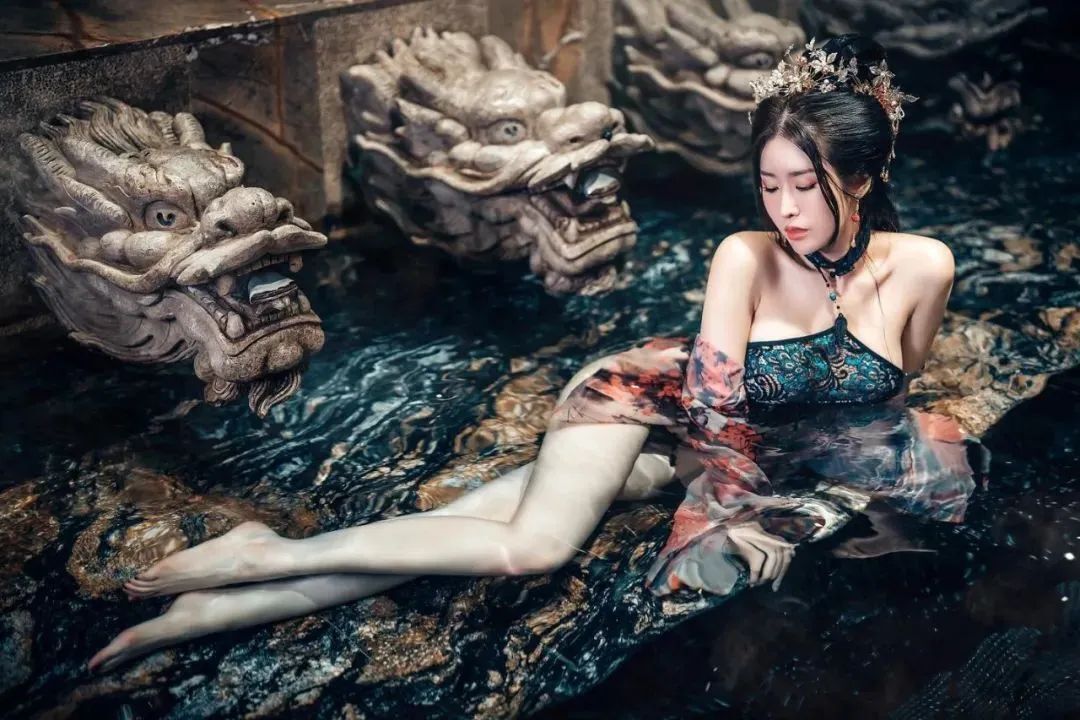 台湾网红美女郑若青，天生丽质的气质女神