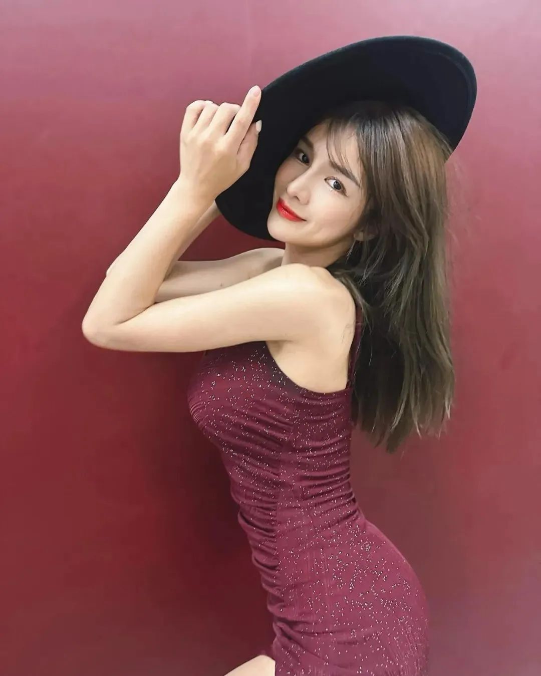 台湾网红美女林岱萦，甜美又性感的啦啦队女神