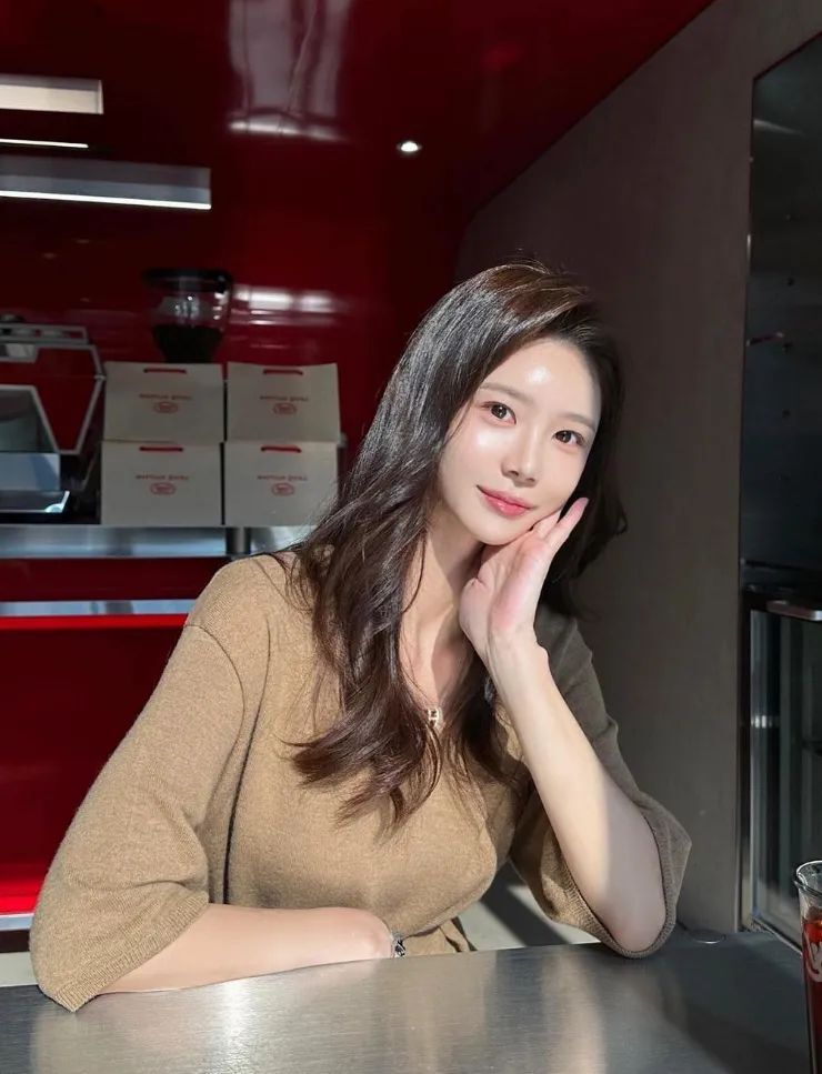 韩国网红 | 神似韩国女明星林允儿的顶级美女模特