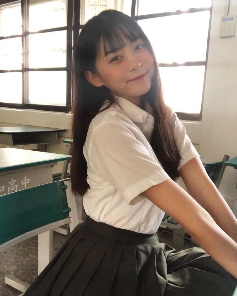 台湾网红 | 余家仪，甜美又可爱的小清新女神