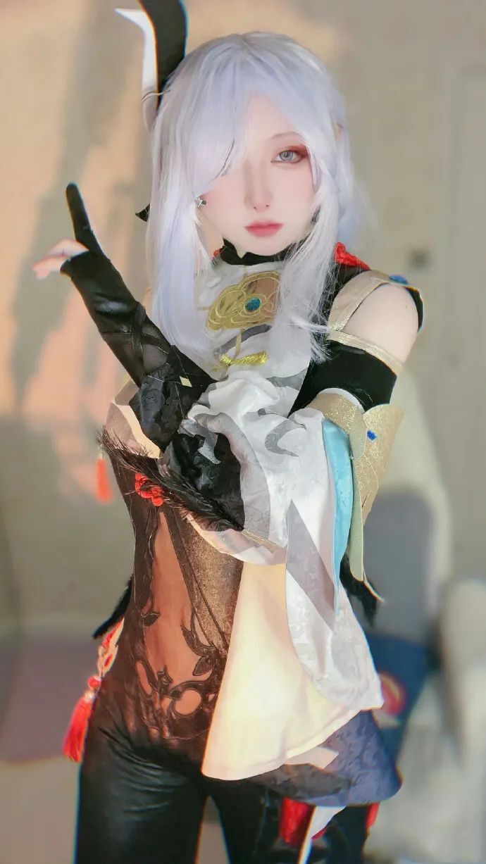 原神cos：白丝+护士，制服刻晴果然耐看！申鹤紧身衣，女仆胡桃甘雨太可爱了！