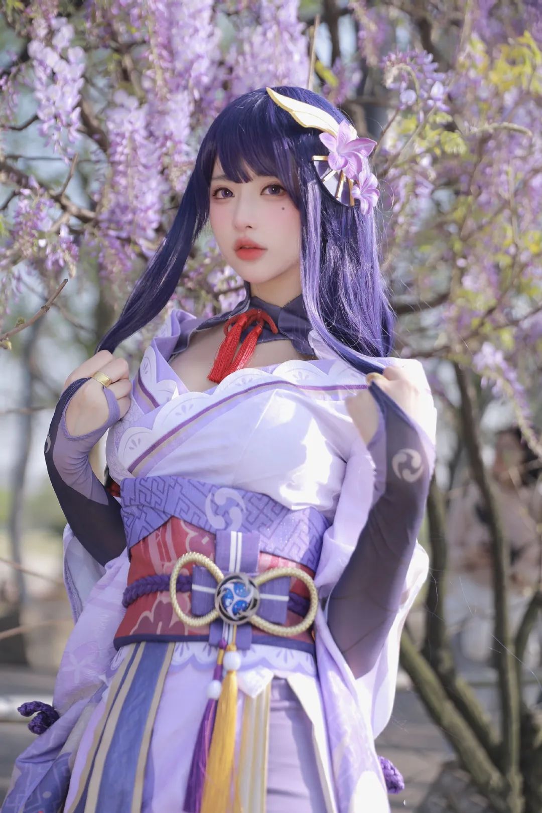 原神cos：白色婚纱刻晴让人狂喜！胡桃JK制服太俏皮了，小厨娘装雷神太漂亮了！