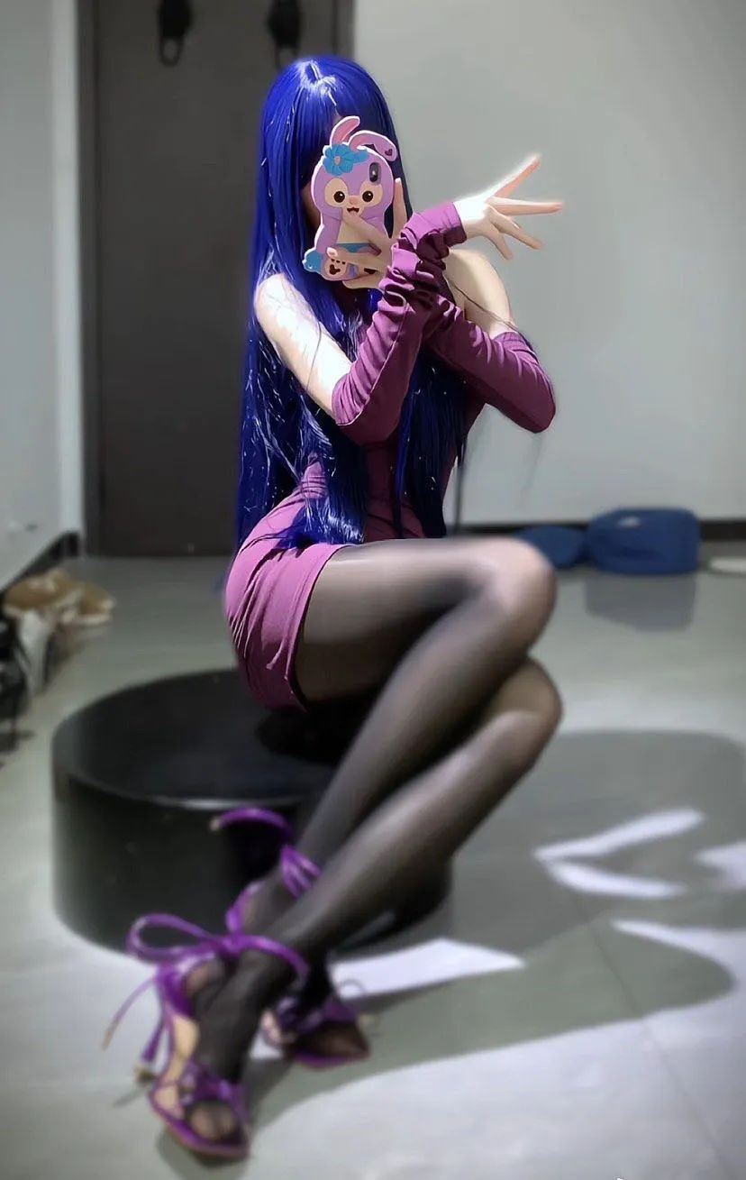 原神cos：裸足+短裙，小厨娘宵宫谁不爱？泳装妮露，莱依拉大长腿太好看了！