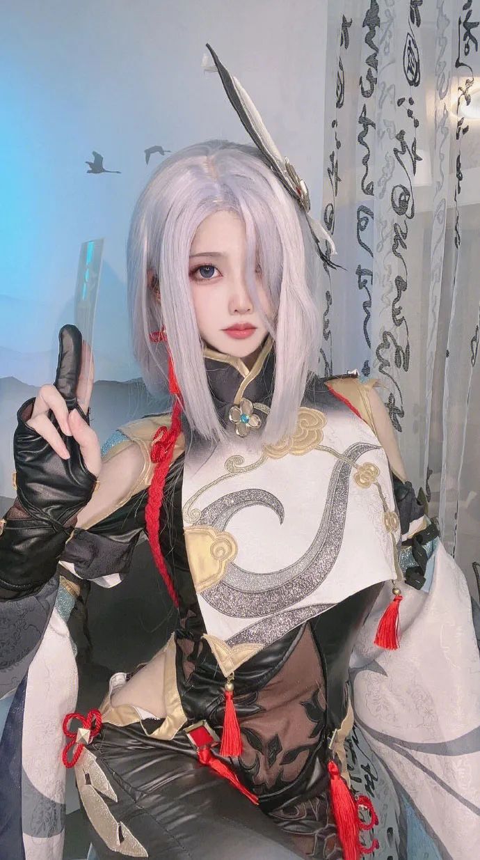 原神cos：雪白婚纱+抹胸，神子大人太御了！女仆甘雨超有气质，泳装刻晴太顶了！