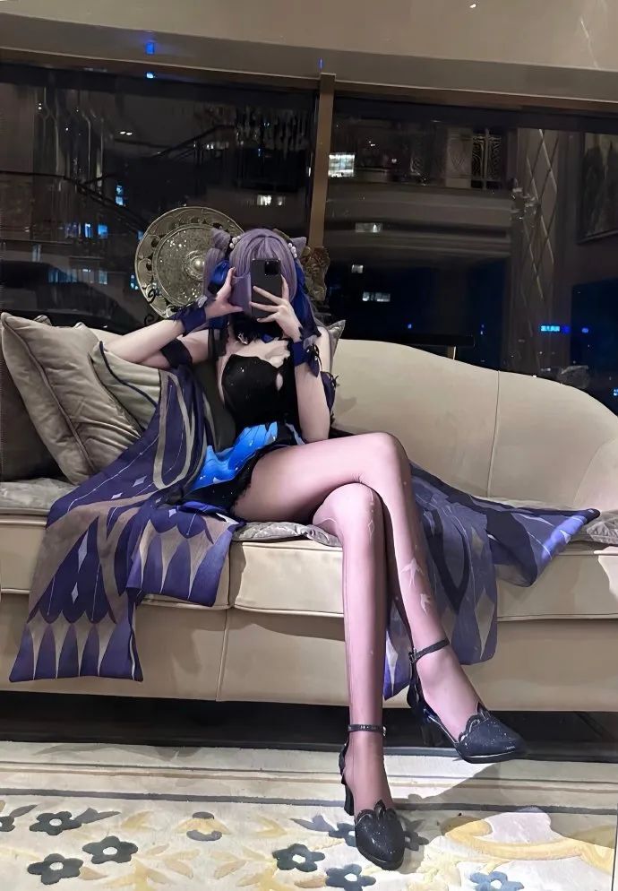 原神cos：兔女郎甘雨，巫女装申鹤太御了！连衣裙神子，1米8大长腿让人狂喜！