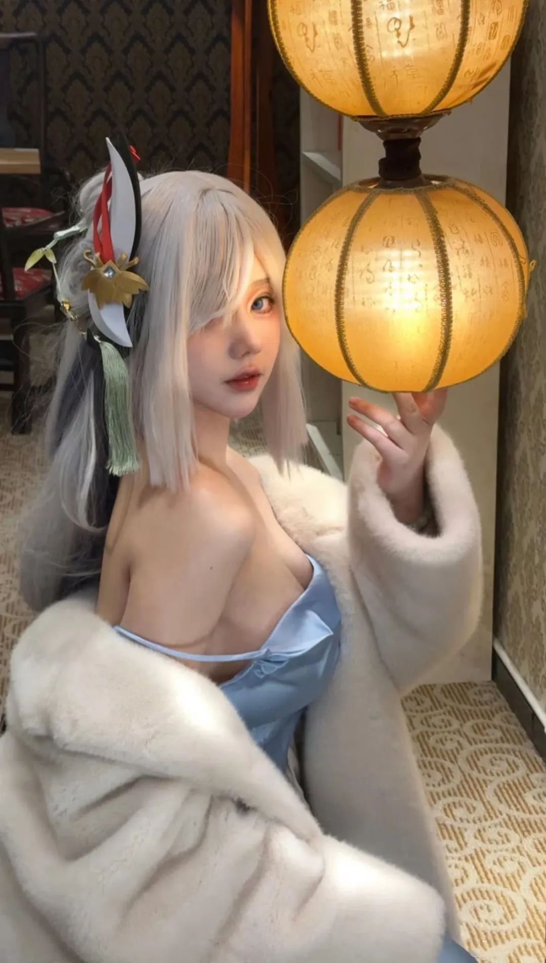 原神cos：抹胸连衣裙申鹤太御了！泳装妮露美爆了！皮裤优菈，JK荧妹让人狂喜！