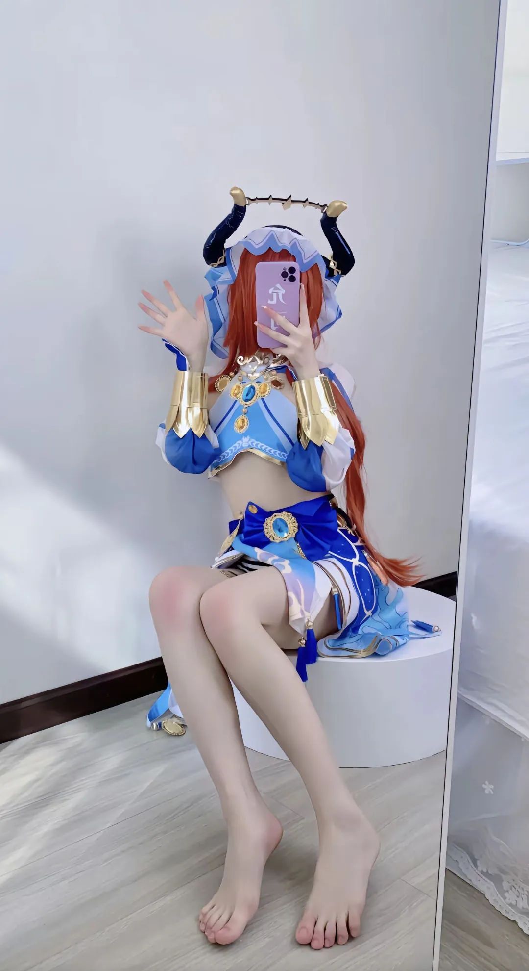 原神cos：裸足妮露让人狂喜！居家服雷神太顶了！八重神子手拿AK47！