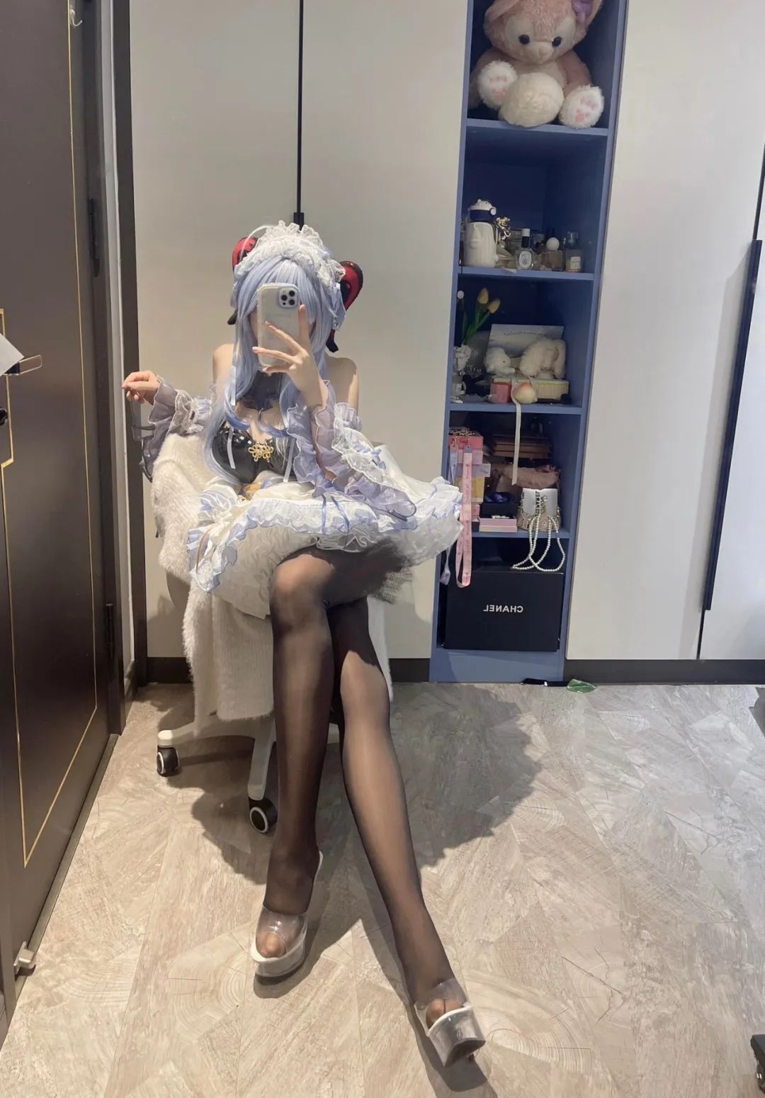 原神cos：泳装+裸足，妮露美爆了！婚纱绫华让人狂喜！小厨娘宵宫，大草神我爱了！