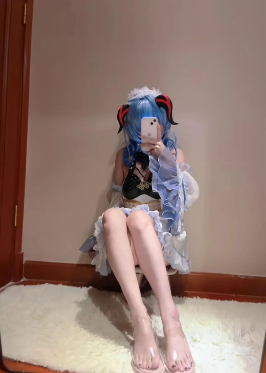 原神cos：水手服JK雷神太美了！白丝花嫁刻晴，小礼服绫华，女仆装甘雨让人狂喜！