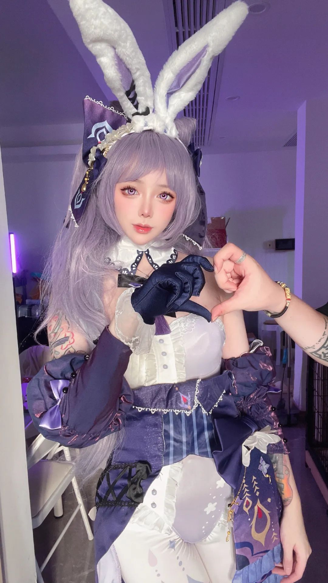 原神cos：黑丝旗袍甘雨，白丝兔女郎刻晴真绝了！勒肉黑丝旗袍申鹤让玩家狂喜！