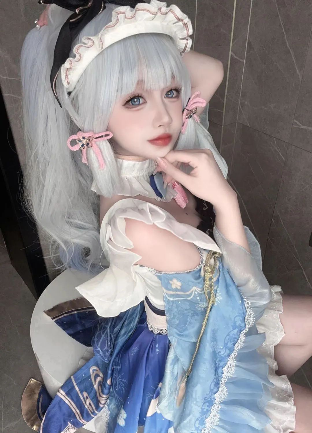 原神cos：黑丝+超短裙，制服雷神太顶了！泳装绫华真绝了，女仆申鹤，白丝刻晴太好看了！