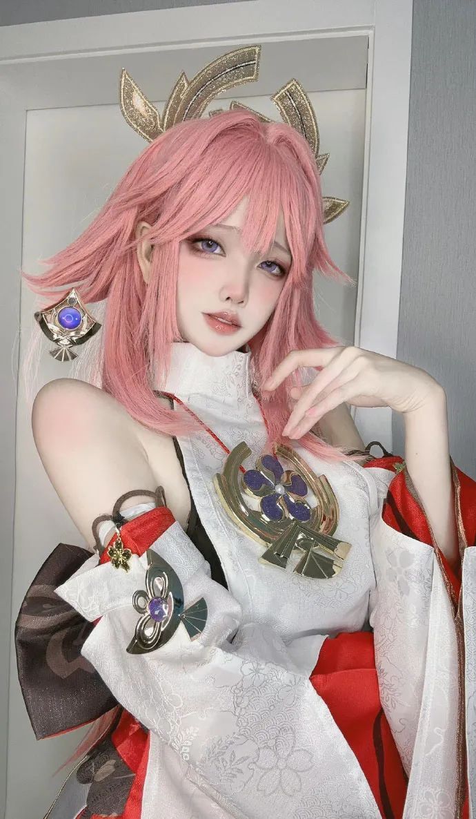 原神cos：黑丝+制服，OL刻晴果然御！抹胸吊带申鹤太顶了！女仆甘雨+雷神我爱了！