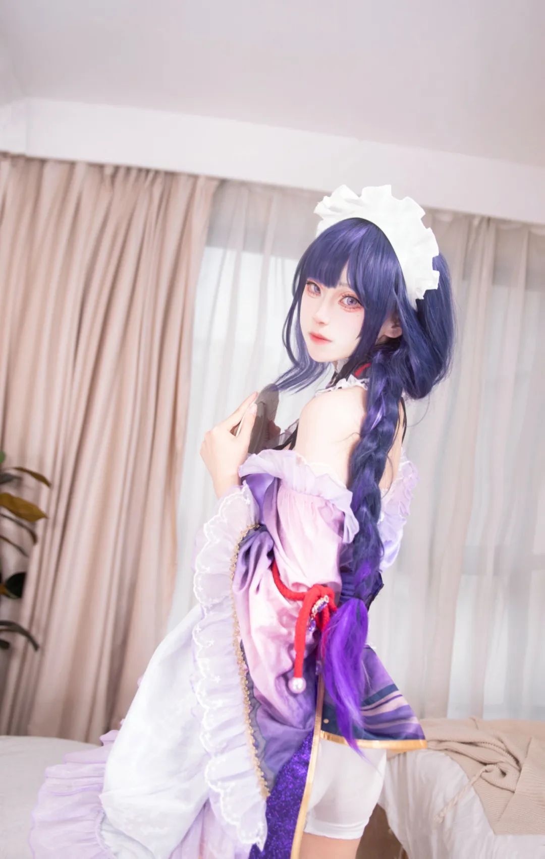 原神cos：jk制服雷神太可爱了！抹胸装申鹤真好看！黑丝女仆莫娜，婚纱神子谁不爱呢？