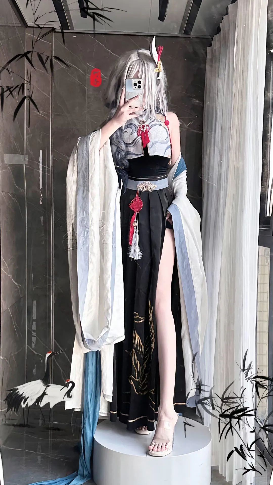 原神cos：女仆装胡桃可爱爆了！黑丝制服雷神太顶级！白丝婚纱绫华让人想娶回家！
