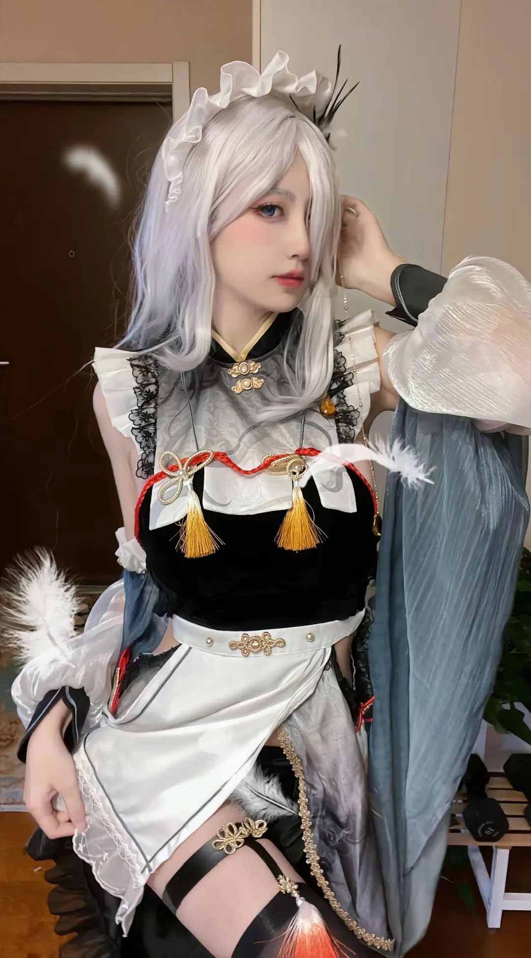 原神cos：短裤+制服，特工优菈太顶了！白丝婚纱申鹤，女仆甘雨，女仆雷神让人狂喜！