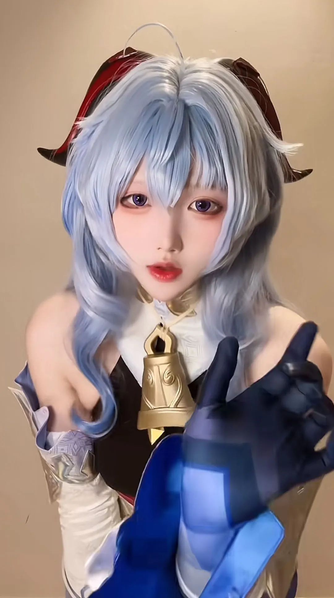 原神cos：校服宵宫太清纯了！黑丝旗袍申鹤御出新高度！女仆甘雨，刻晴笑容超甜！