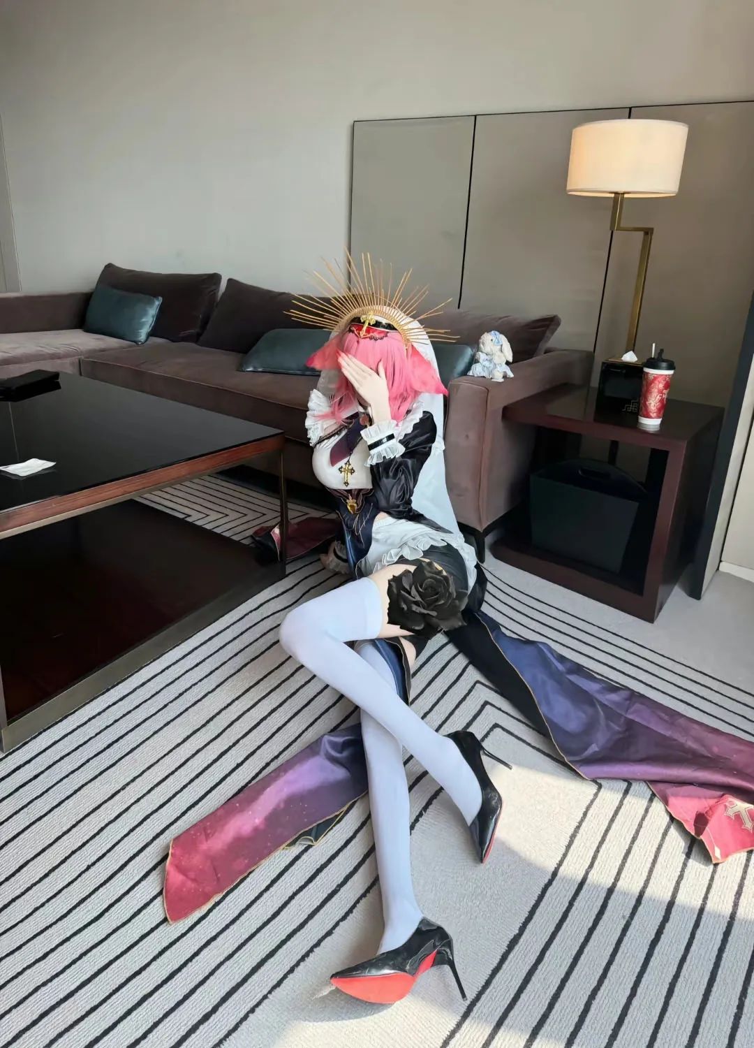 原神cos：白丝+婚纱，花嫁刻晴太可爱了！女仆莫娜让人狂喜！兔女郎甘雨，黑丝旗袍申鹤谁看了不迷糊？