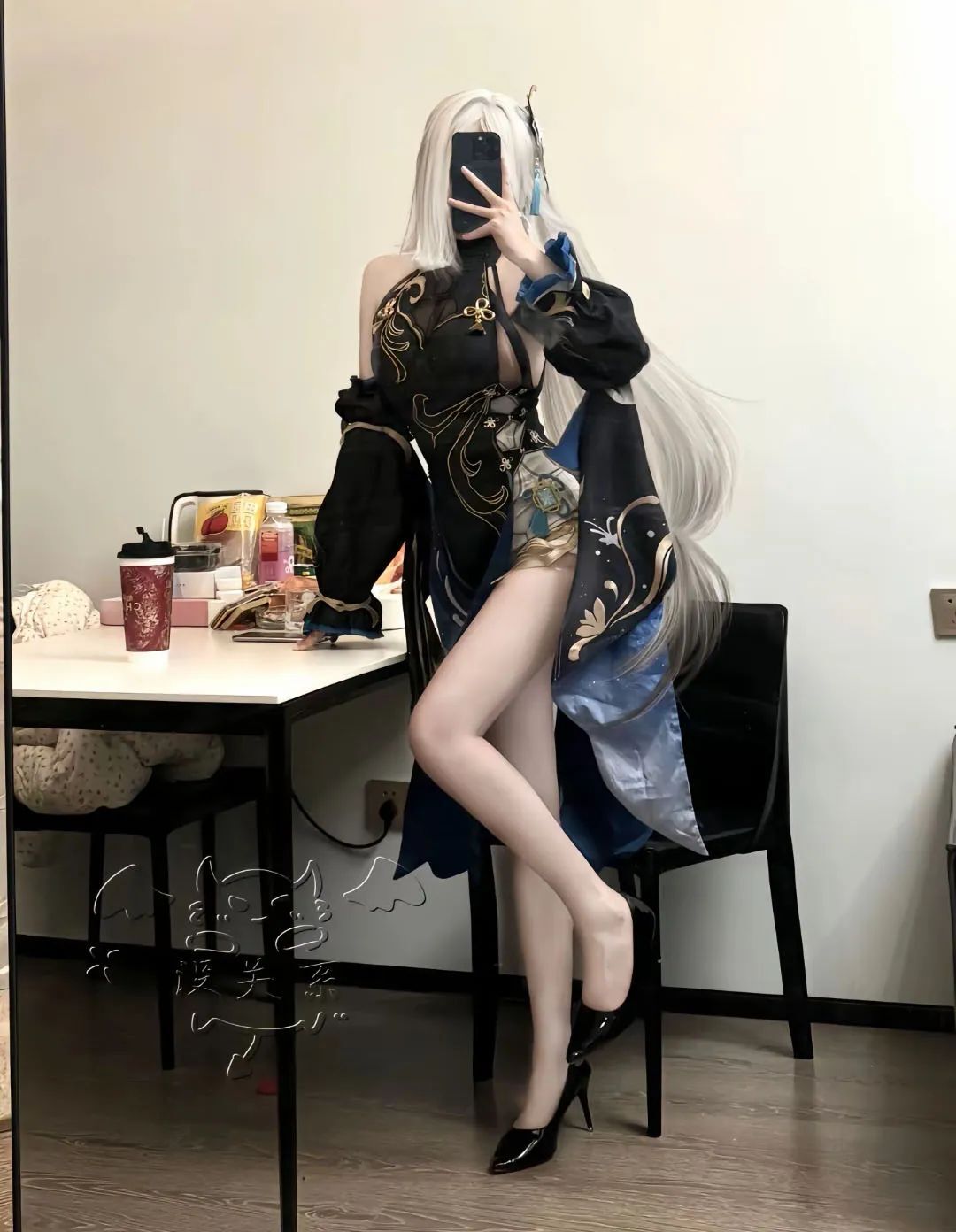 原神cos：黑丝+紧身衣，车模申鹤太顶级了！女仆刻晴甘雨双倍快乐！猫耳雷神也太萌了吧？
