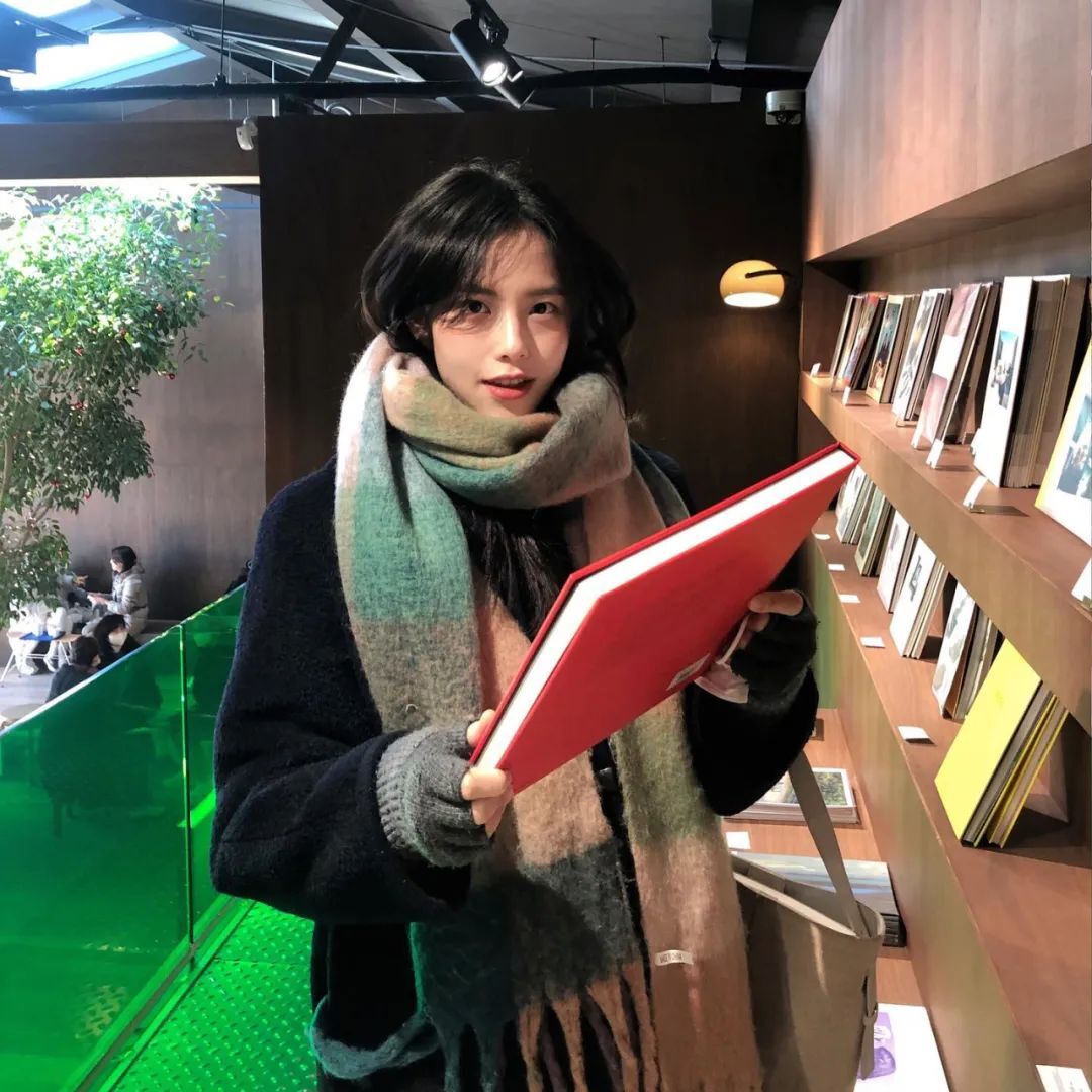 韩国模特具恩英，气质温婉如春风
