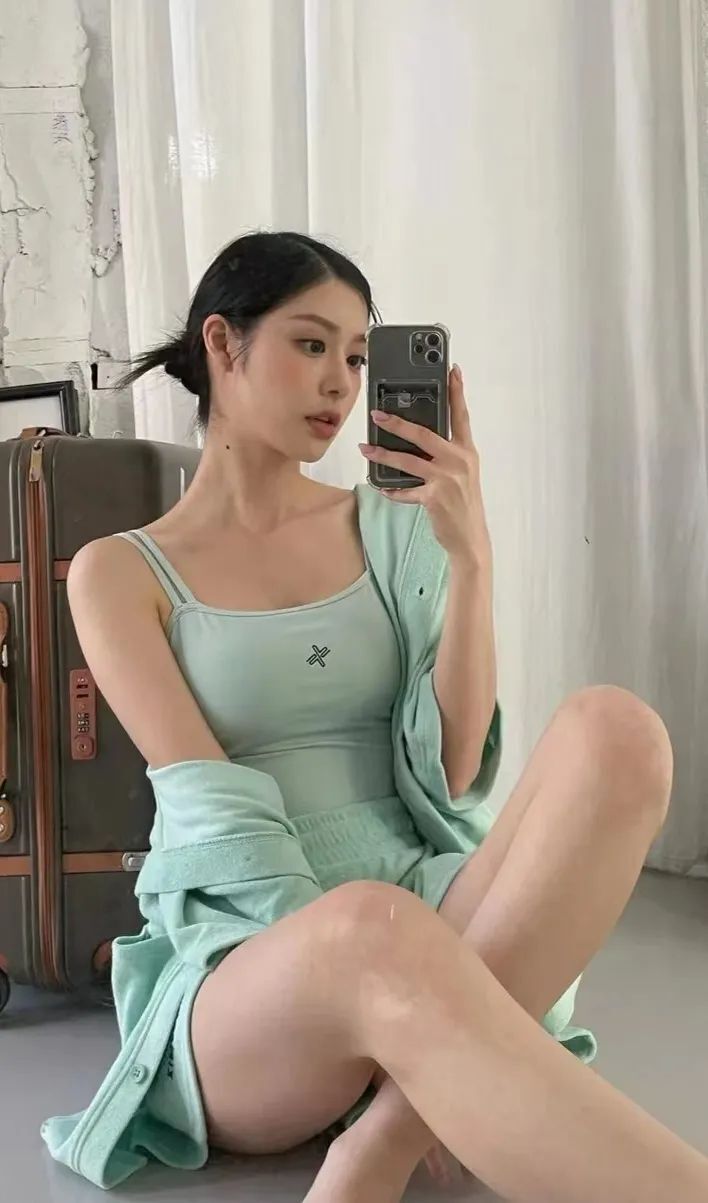 INS美女|韩国模特mayay，精致大气御姐风照片集