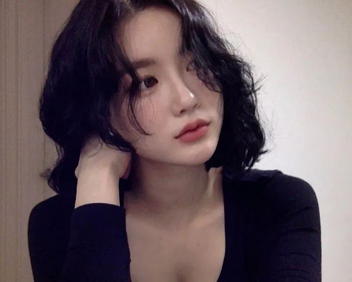 INS美女|韩国模特lxoxoee，神似李一桐的御姐范美女