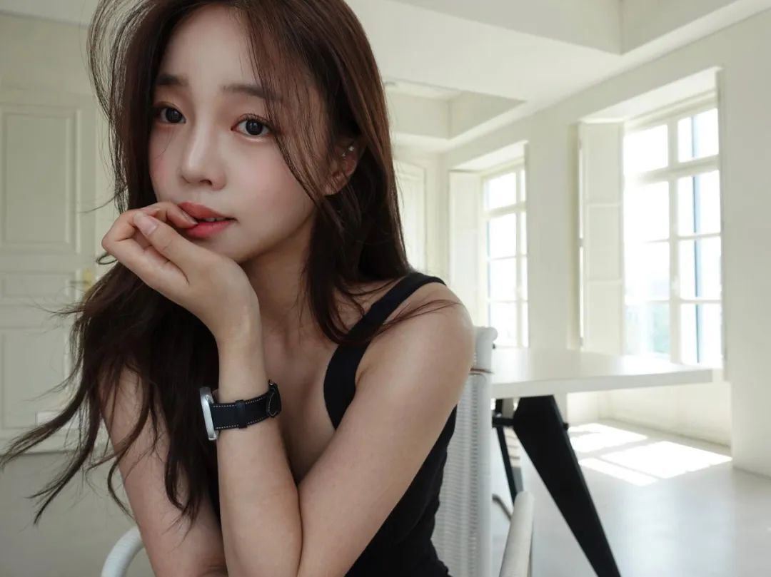 韩国性感模特Gean Seo，面若桃花，眼含秋波！