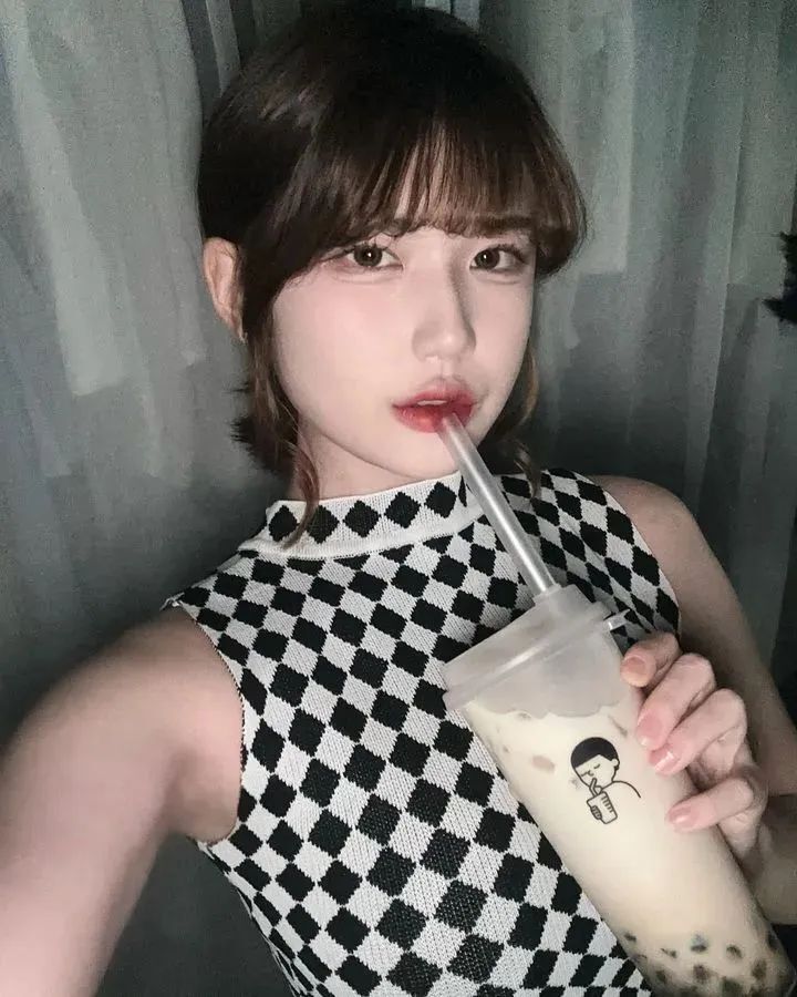[仙女集]一双明月贴胸前，紫禁葡萄碧玉圆