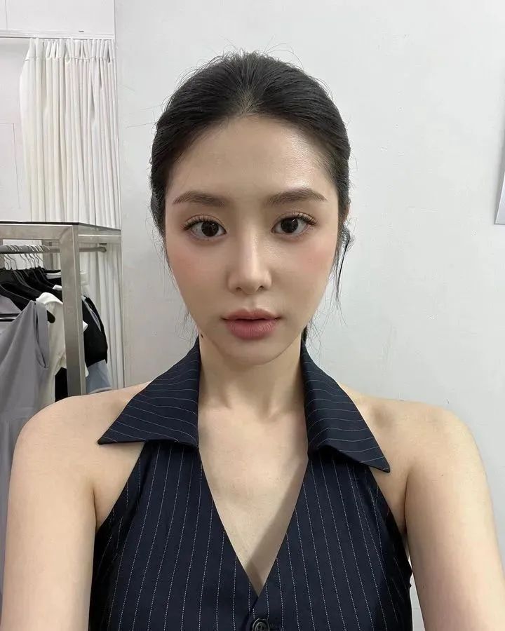 [仙女集]曲线玲珑身姿，羡慕财阀又一天
