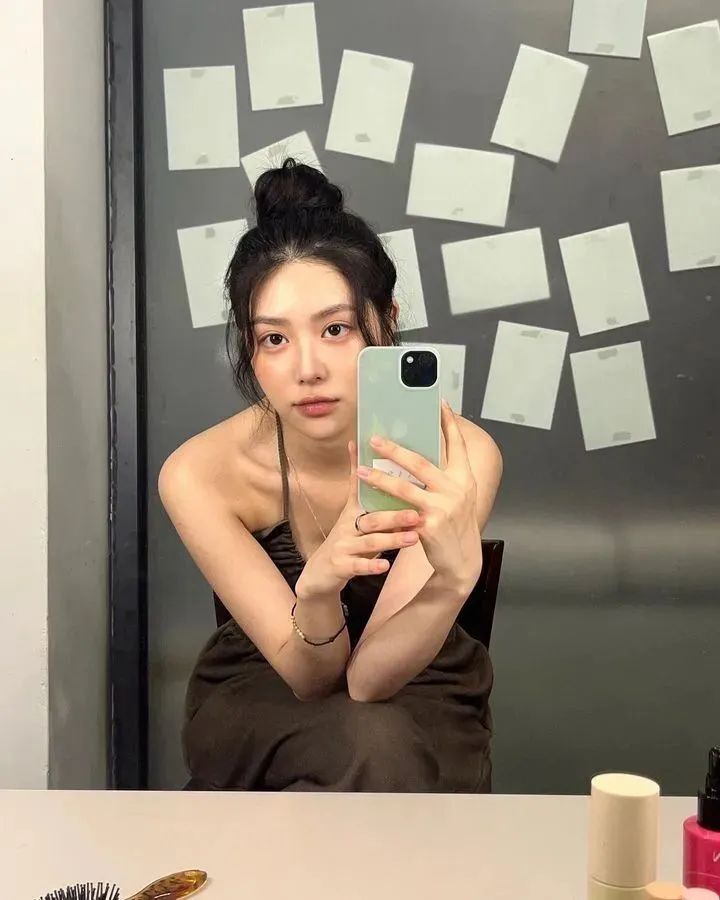 [仙女集]曲线玲珑身姿，羡慕财阀又一天