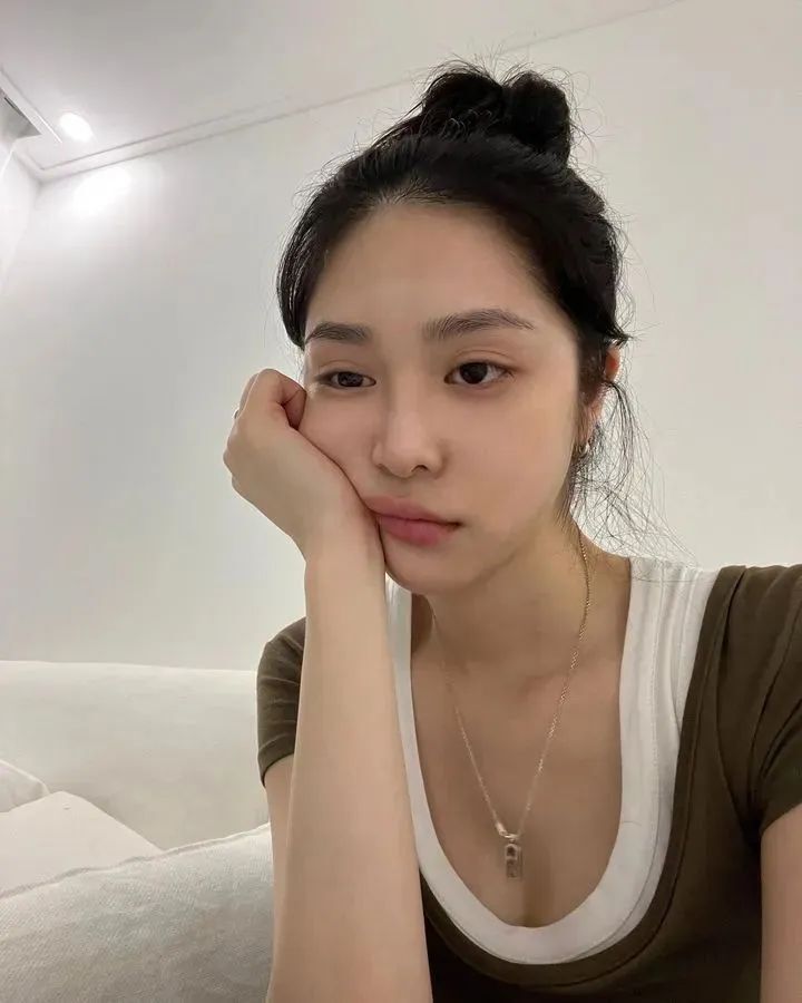 [仙女集]曲线玲珑身姿，羡慕财阀又一天