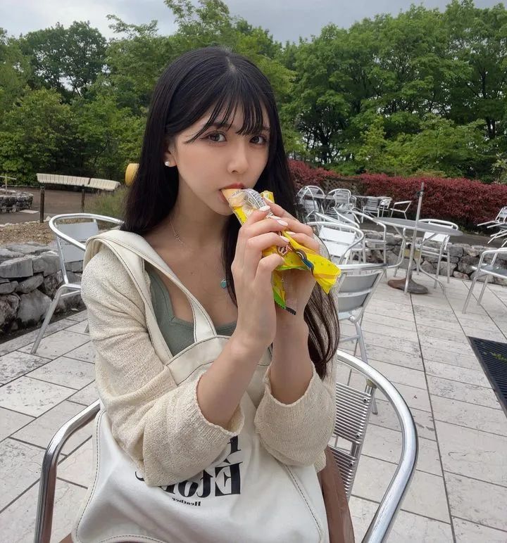 [仙女集]她腰身纤细如柳，如同旋律中高潮