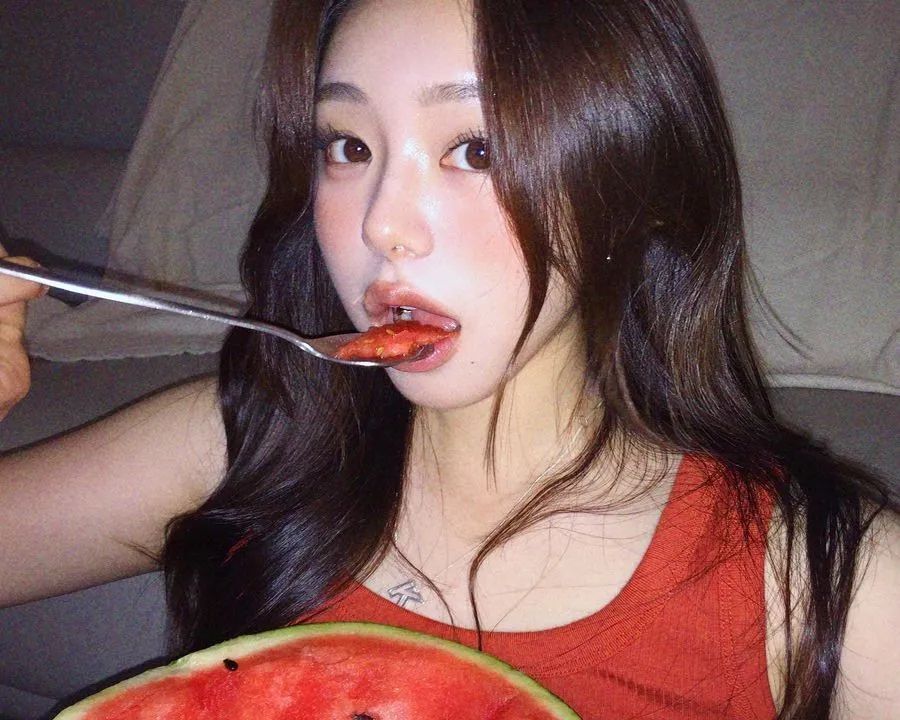 [仙女集]吃西瓜韩国美女，好纯好欲