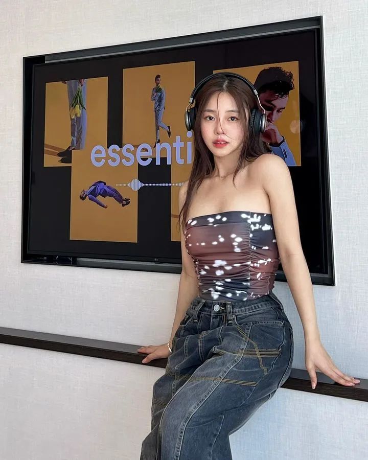 [仙女集]那少女十七八岁年纪，一双大眼黑溜溜