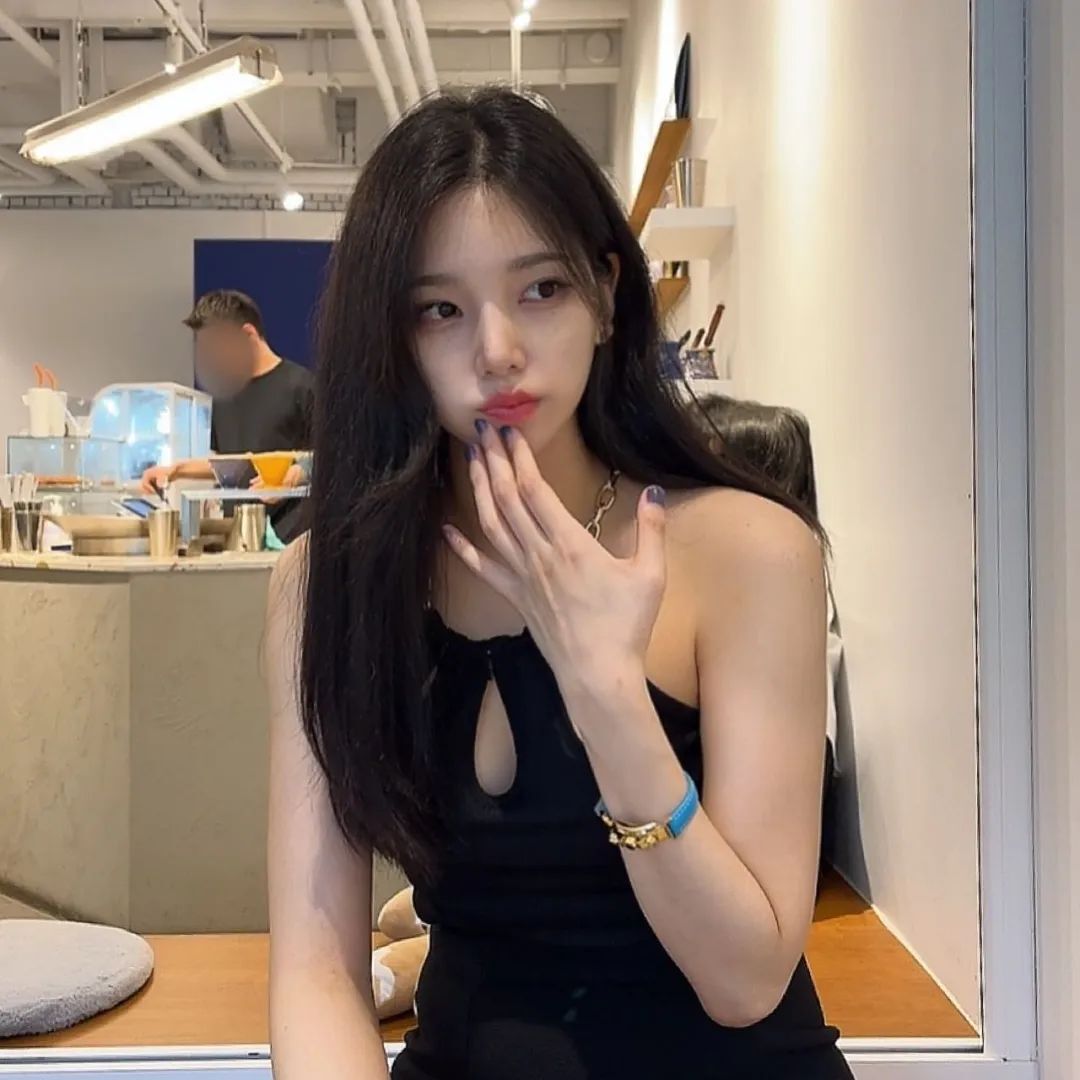 [仙女集]她还是那么喜欢秀腿！！