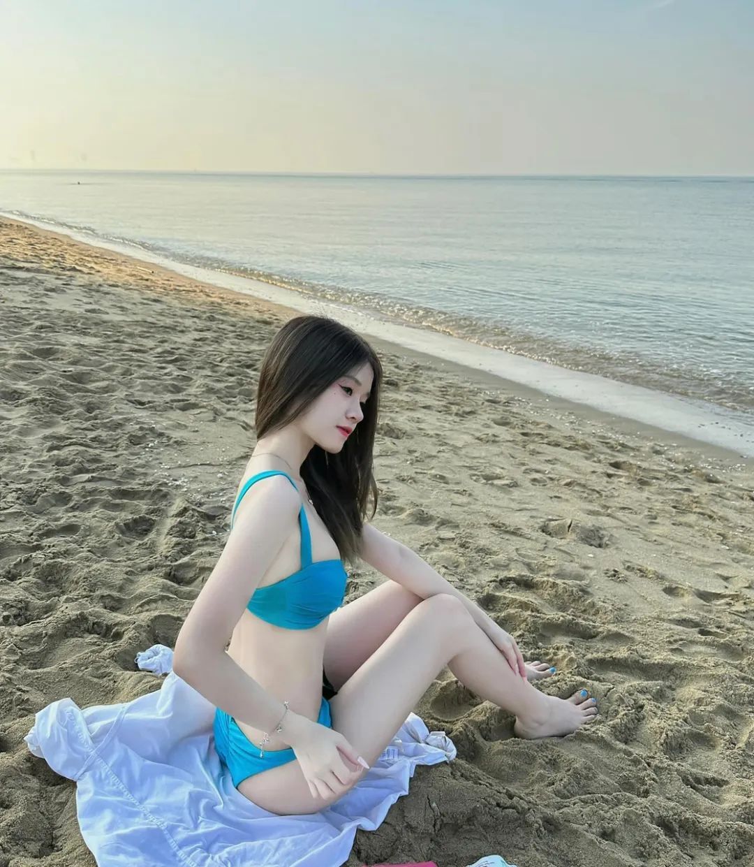 沙滩比基尼美女写真