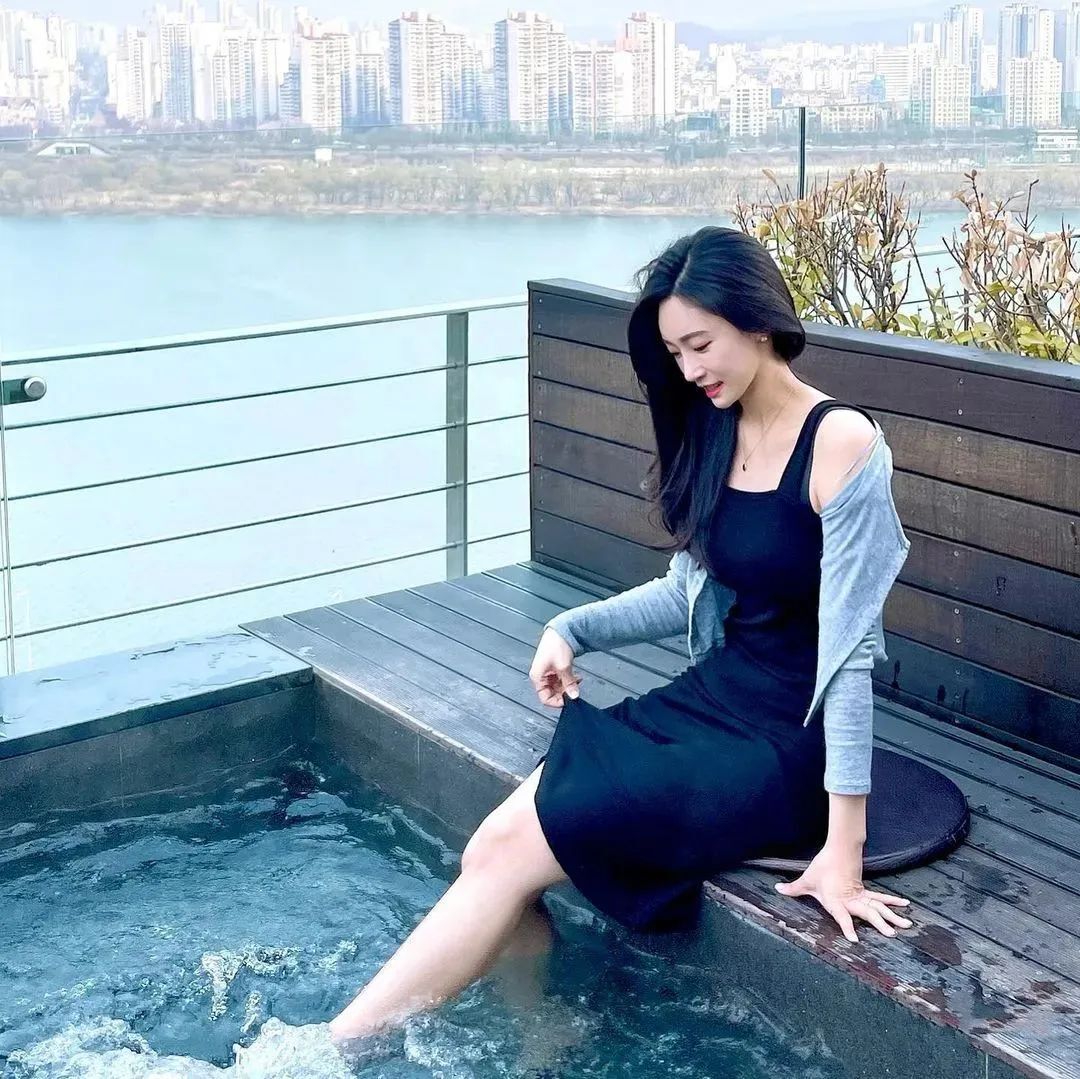 【美女壁纸】天生丽质的韩国网红女神！