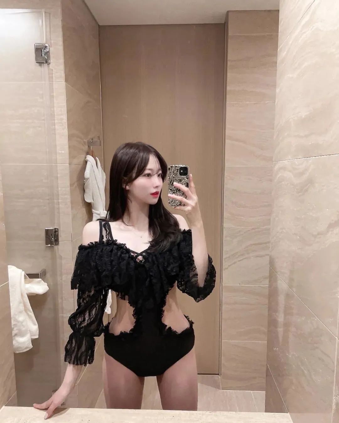 美女壁纸丨韩国邻家妹妹junghwa，甜美可人的小清新女神