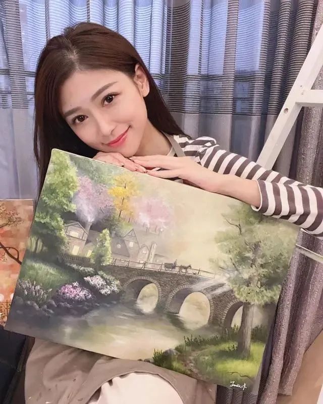 杜衫杉，她是台湾“小林志玲”，颜值与身材俱佳的艺术范女神