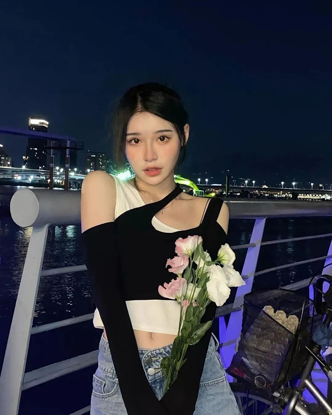 沁柔，清新甜美的“治愈系”女神