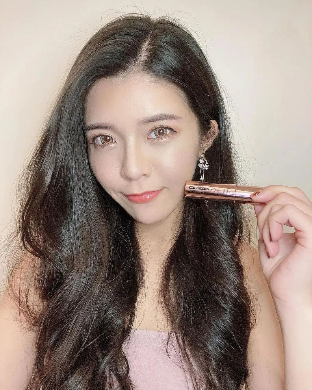 美女壁纸丨Chiao焦糖，长相甜美可人的台湾正妹