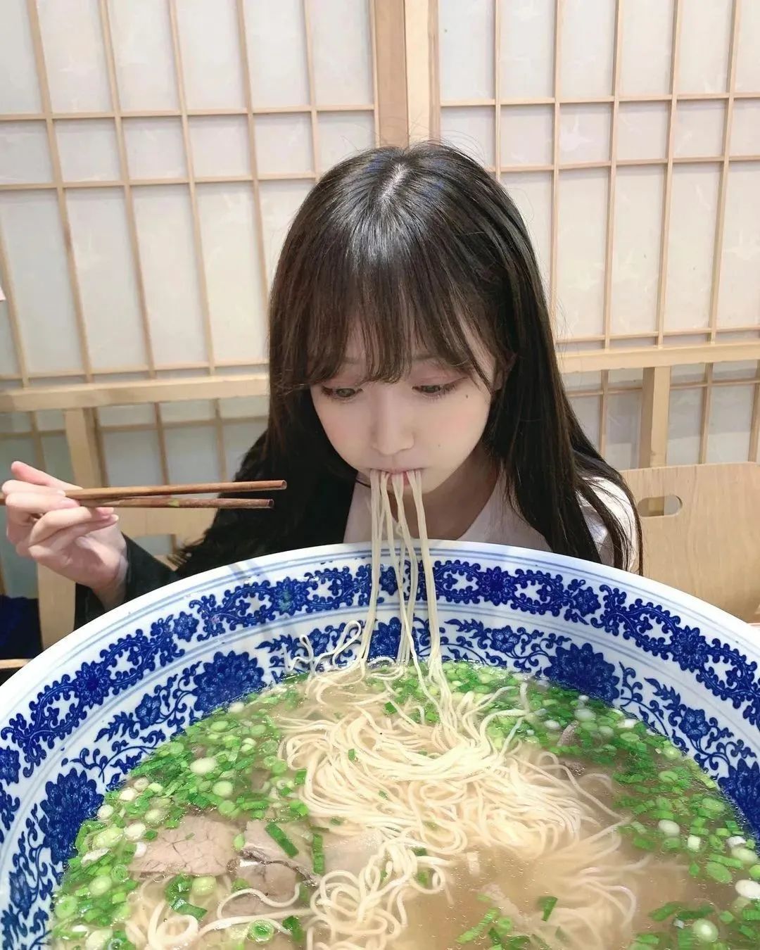 Yami，长相清纯可爱、身材好到犯规的电竞女神