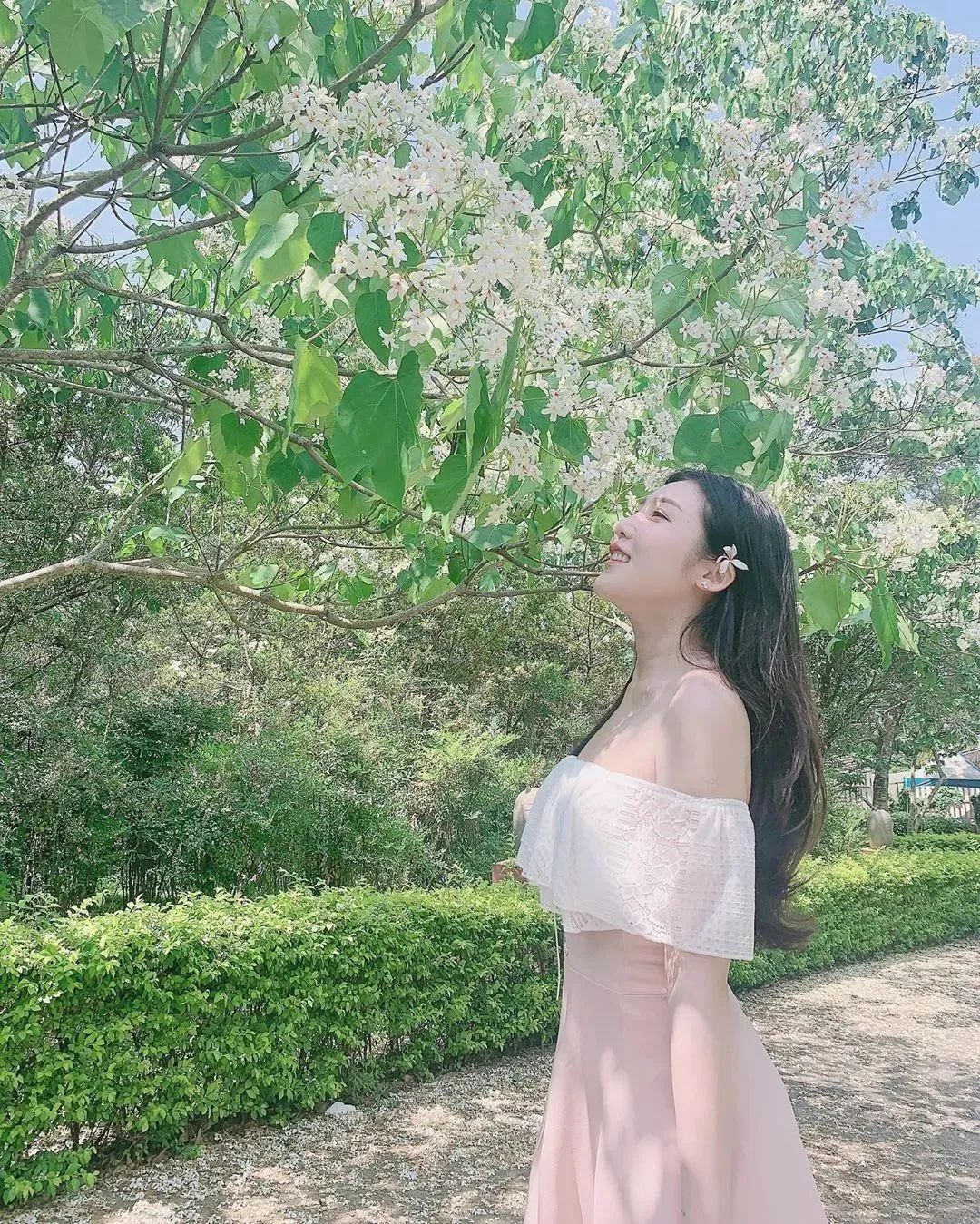 許薇安，甜美迷人的“电眼女神”