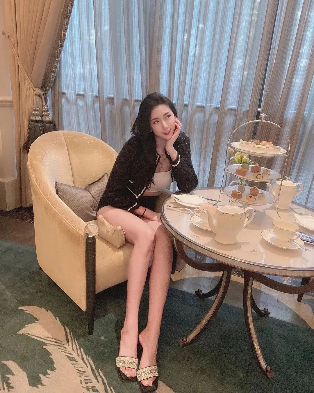葉彤，气质出众的御姐范女神