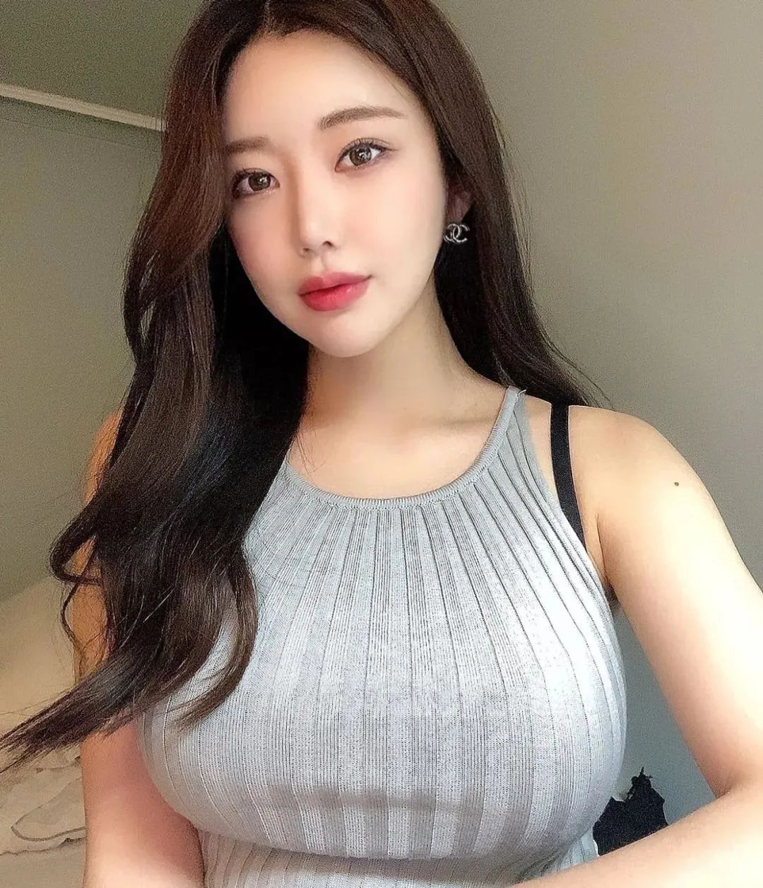 xoyeri，气质出众的韩国网红美女主播