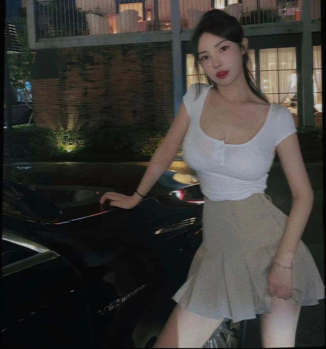 国产网红sexywht，魅力十足的时尚博主