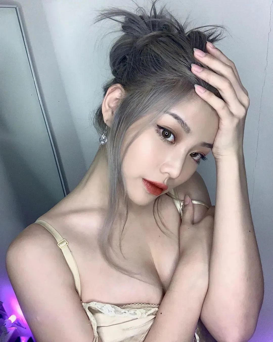 台湾网红小枫，甜美迷人的短发女神