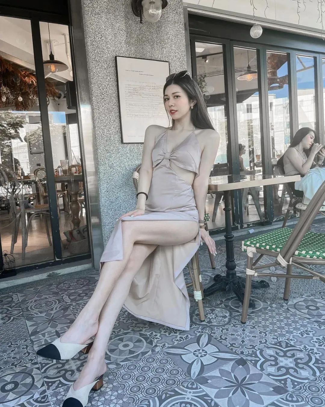 台湾空姐Elly，甜美迷人的御姐范女神