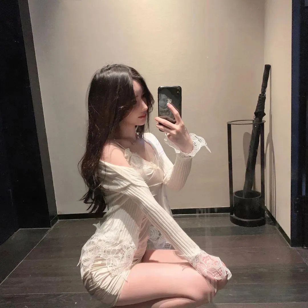 国产网红王雪兒，明艳动人的高冷女神